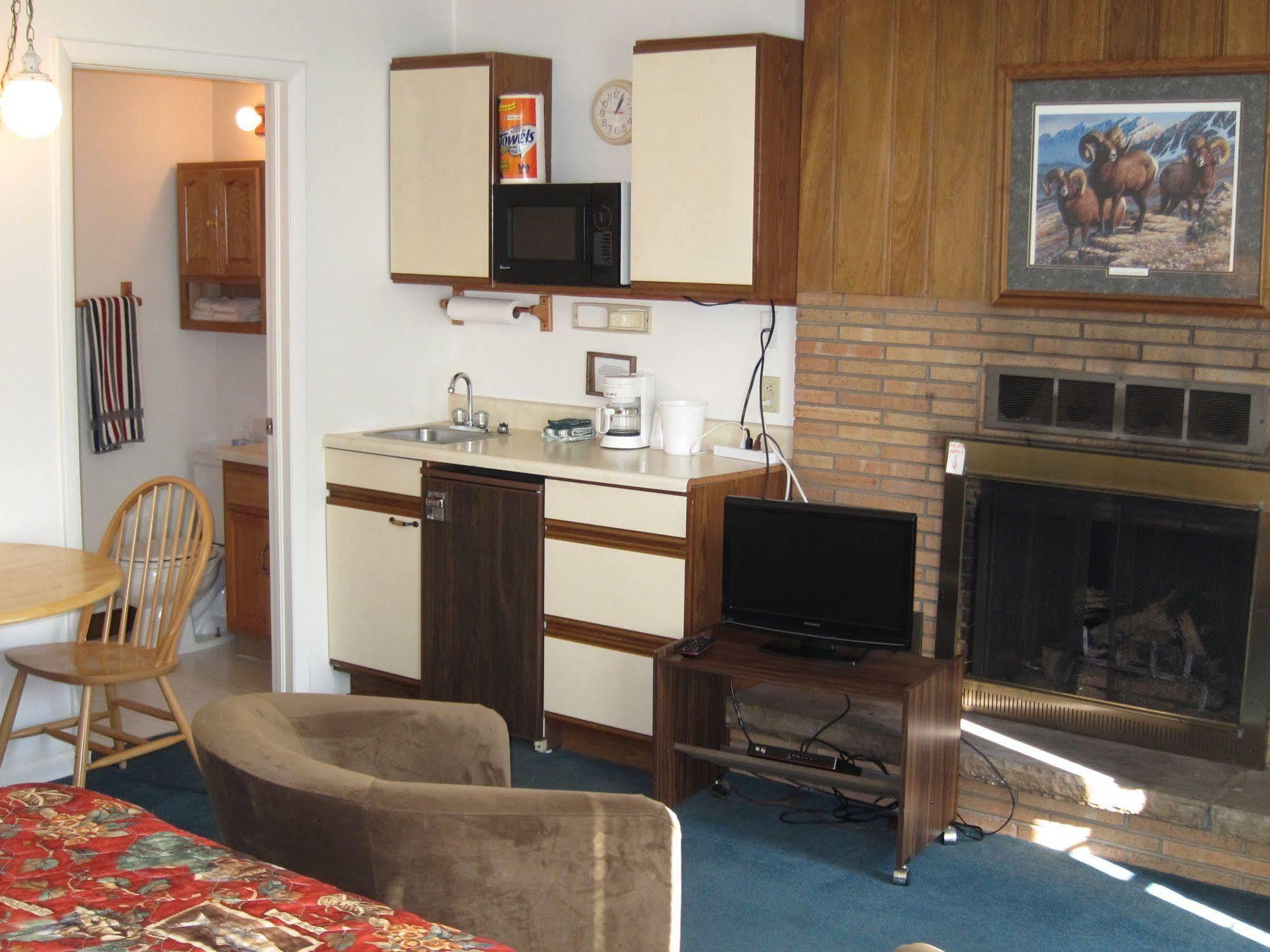 Columbine Inn (Adults Only) Estes Park Exterior photo